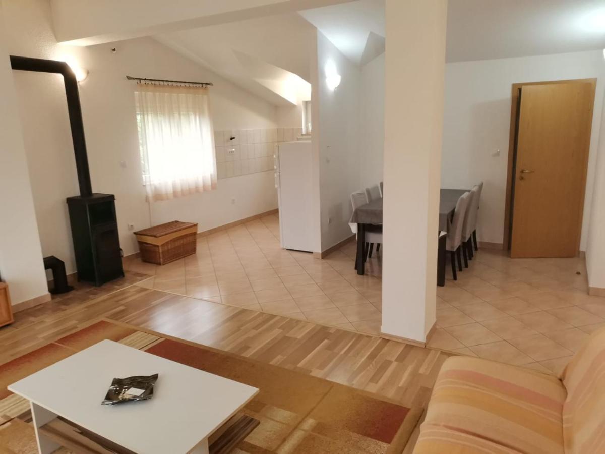 Trilj Apartman Jurika Εξωτερικό φωτογραφία
