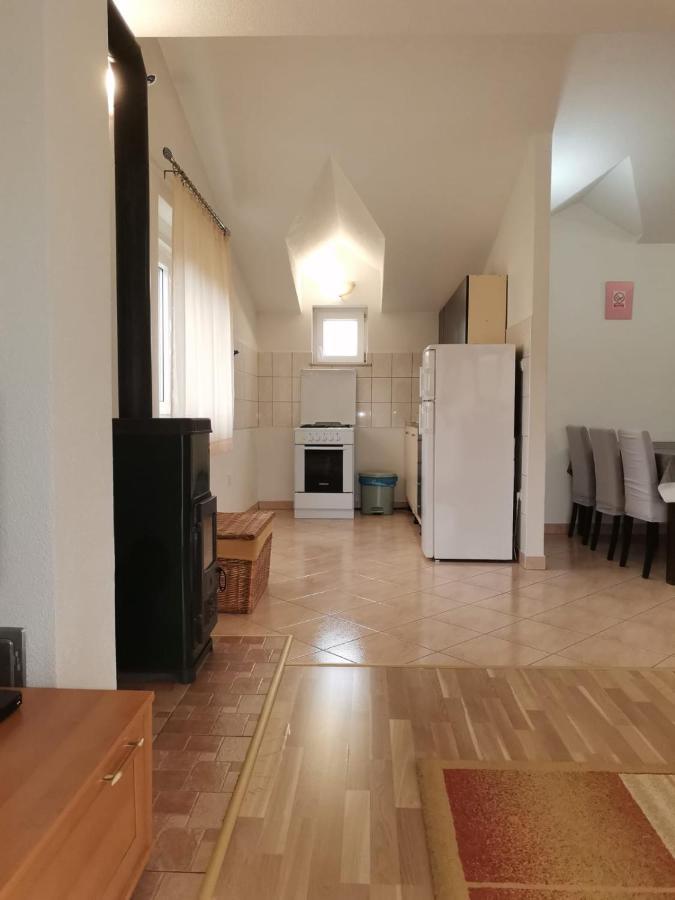 Trilj Apartman Jurika Εξωτερικό φωτογραφία