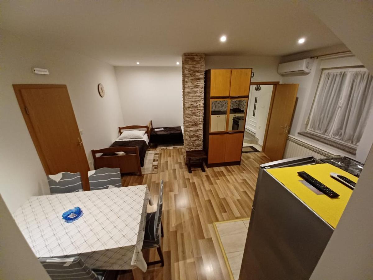 Trilj Apartman Jurika Εξωτερικό φωτογραφία