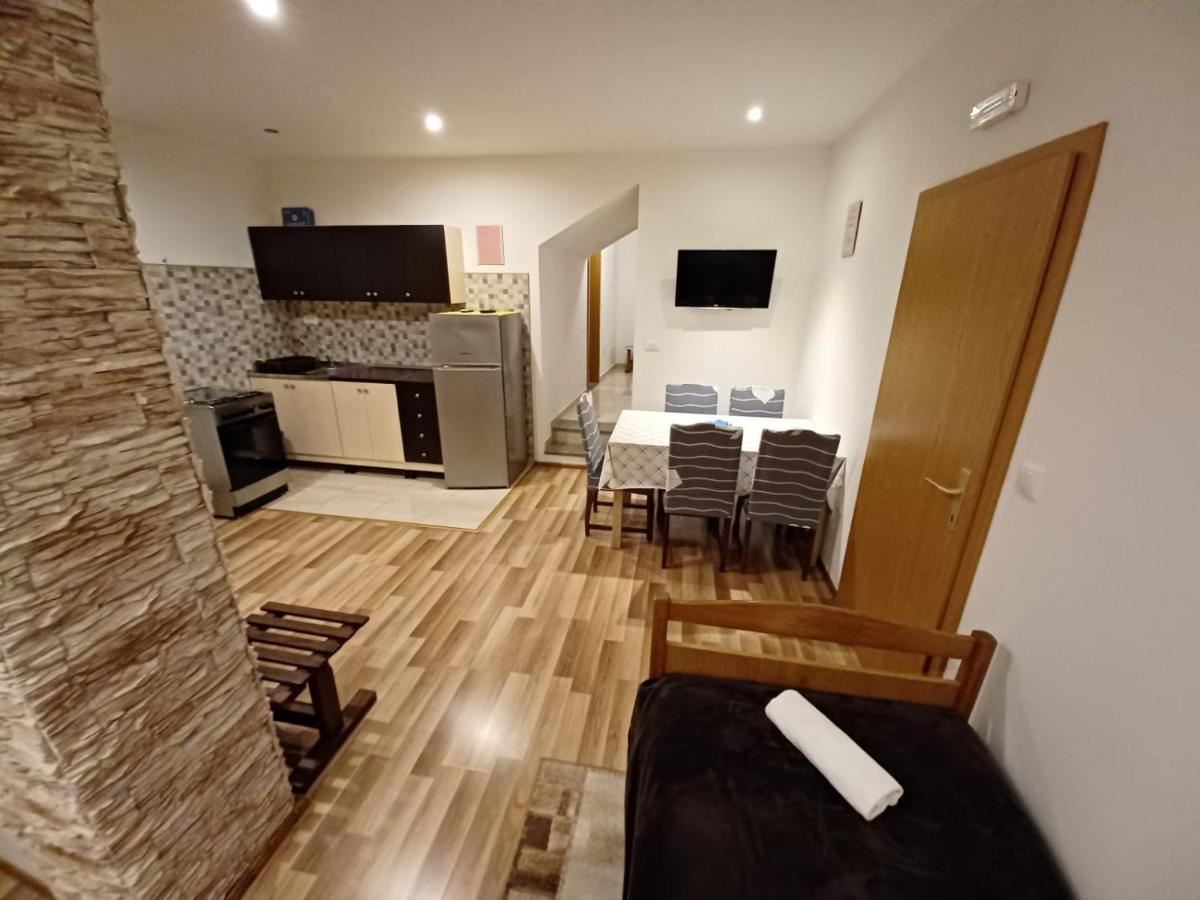 Trilj Apartman Jurika Εξωτερικό φωτογραφία