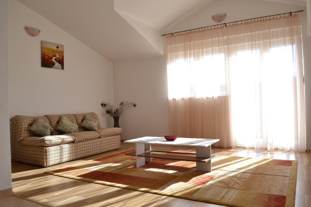 Trilj Apartman Jurika Εξωτερικό φωτογραφία