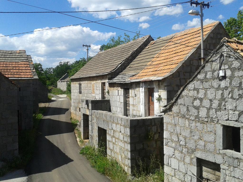 Trilj Apartman Jurika Εξωτερικό φωτογραφία
