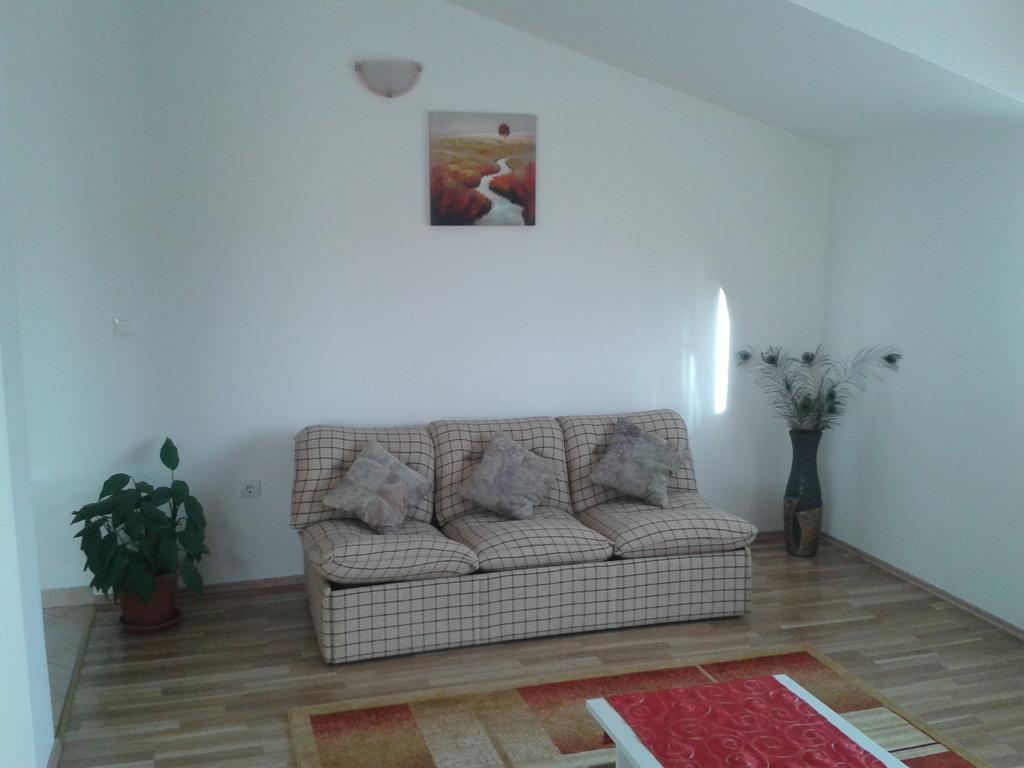 Trilj Apartman Jurika Εξωτερικό φωτογραφία
